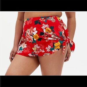 Torrid swim bottoms red floral size 3
